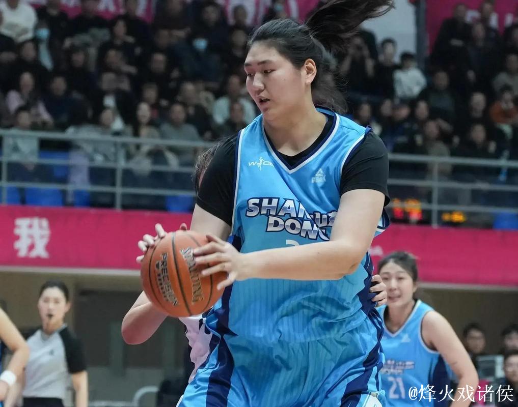 “小巨人”张子宇迎来WCBA首秀