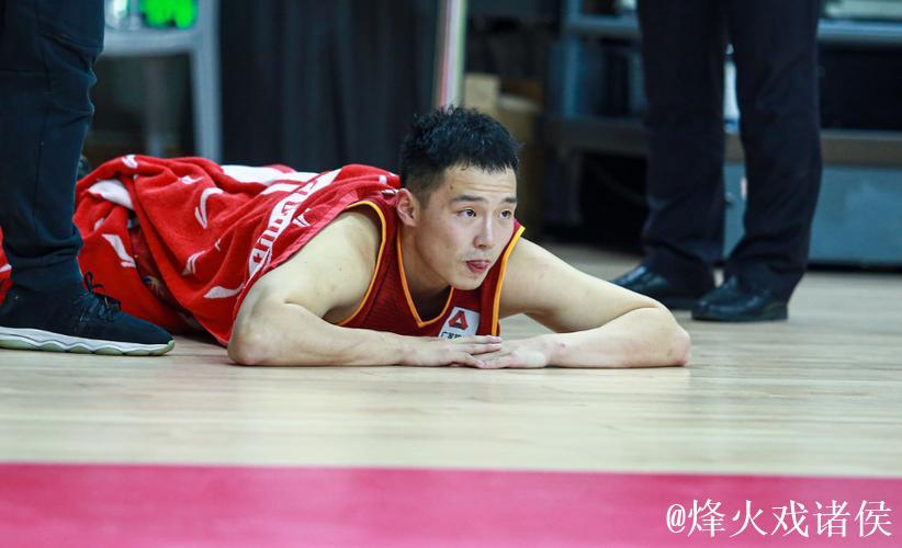 王奕博在体测中跟腱受伤 预计伤停一个月