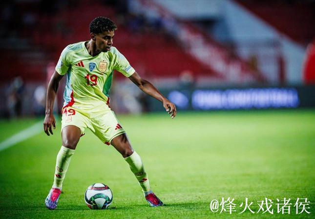 莱万+拉菲尼亚=欧洲最强双人组!合计狂轰46球 莱万+拉菲尼亚=欧洲最强双人组!合计狂轰46球